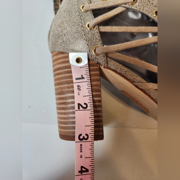 Latigo Leather Saelena Handcrafted Gold Grommet Zip Back Peep-Toe Block Heel - Picture 14 of 14